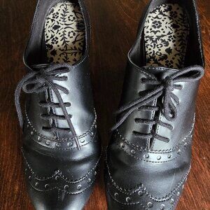 Mary Jane/Mary Poppins Style Shoe